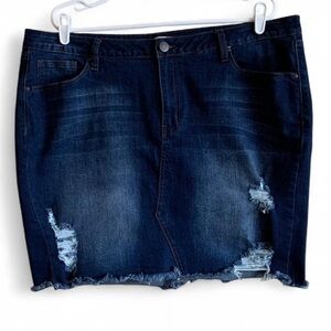 Dark Wash Denim Distressed Skirt! Size 3X!